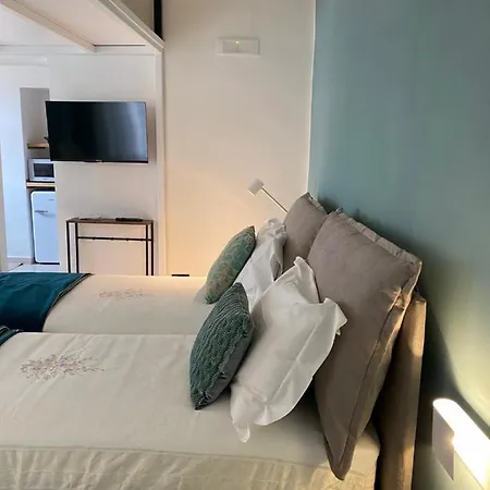 Quiet And Romantic Corner Apartment